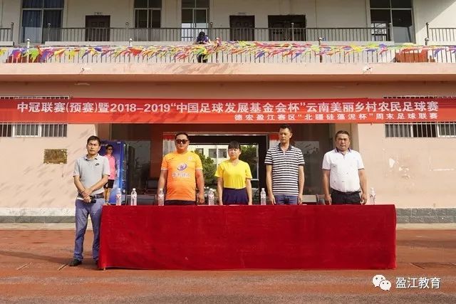 克莱·汤普森迈入热火训练馆 开启新一季备战